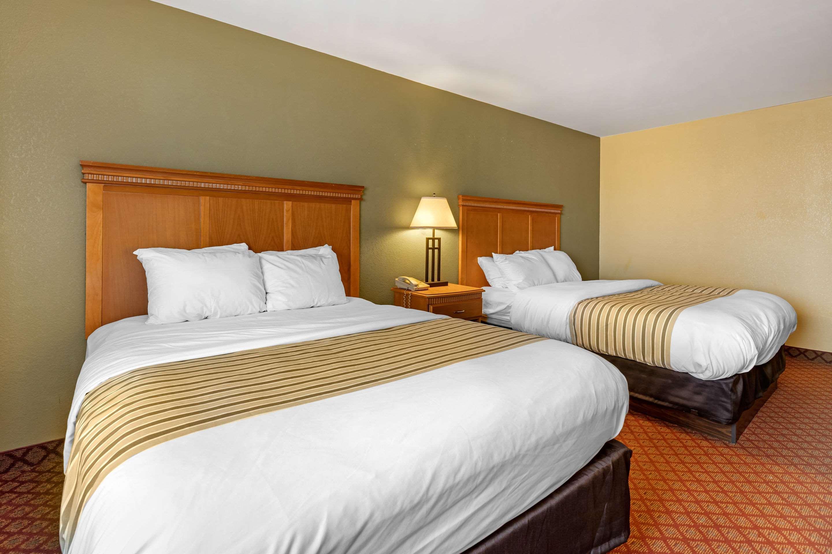 Rodeway Inn South Hutchinson Exteriér fotografie