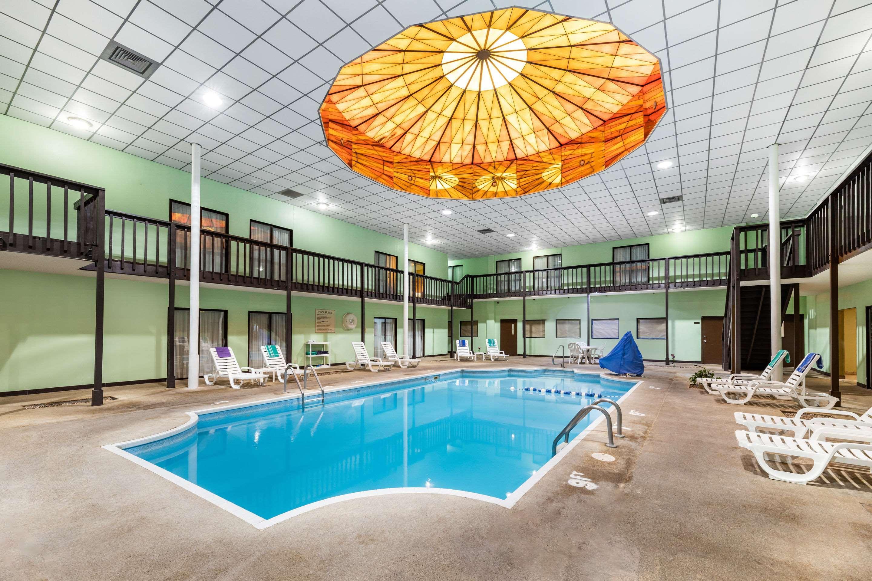 Rodeway Inn South Hutchinson Exteriér fotografie