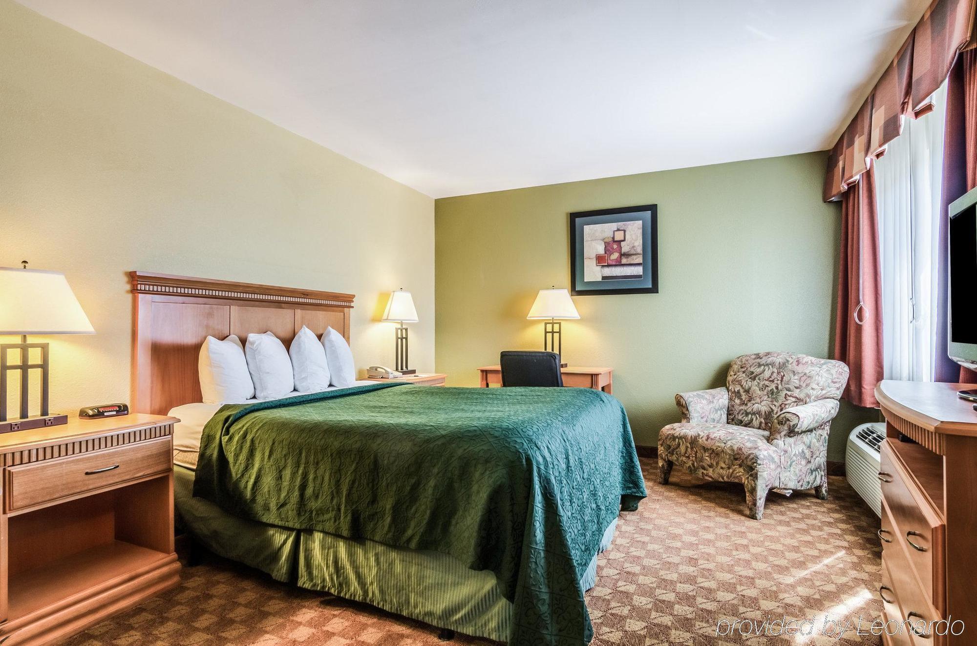 Rodeway Inn South Hutchinson Exteriér fotografie