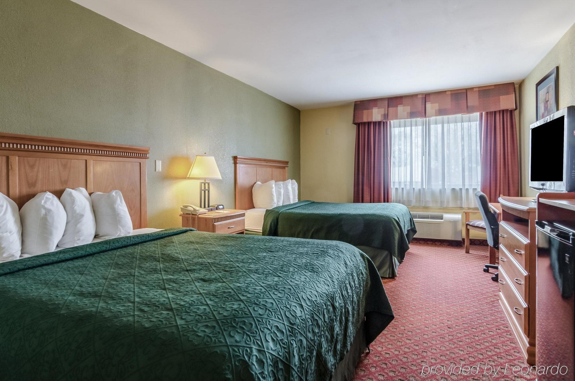 Rodeway Inn South Hutchinson Exteriér fotografie