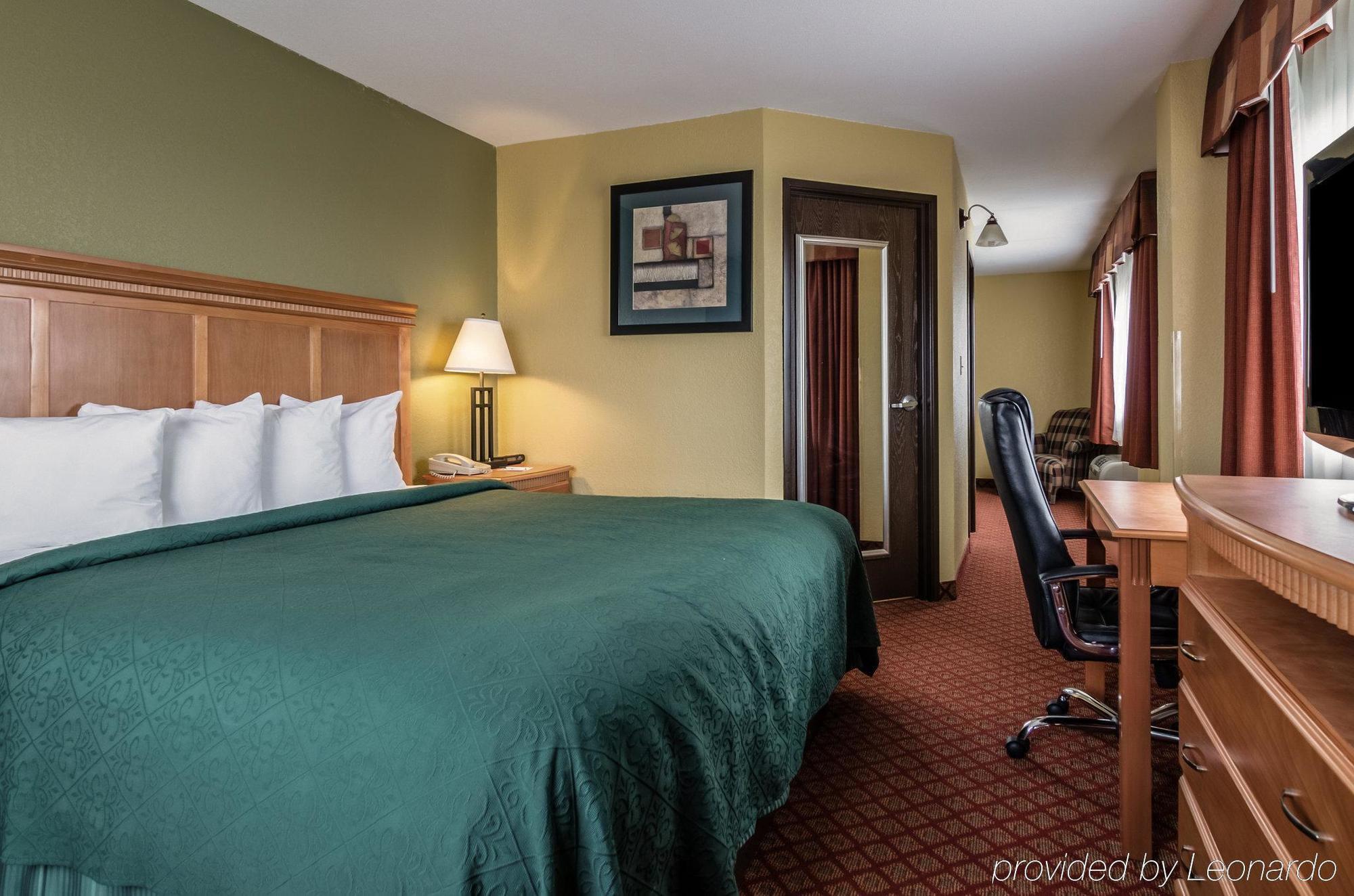 Rodeway Inn South Hutchinson Exteriér fotografie