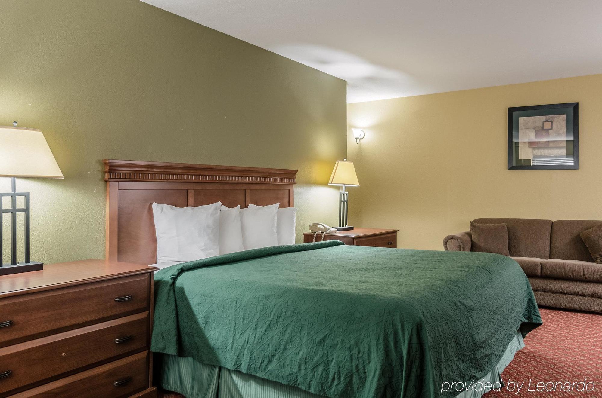 Rodeway Inn South Hutchinson Exteriér fotografie